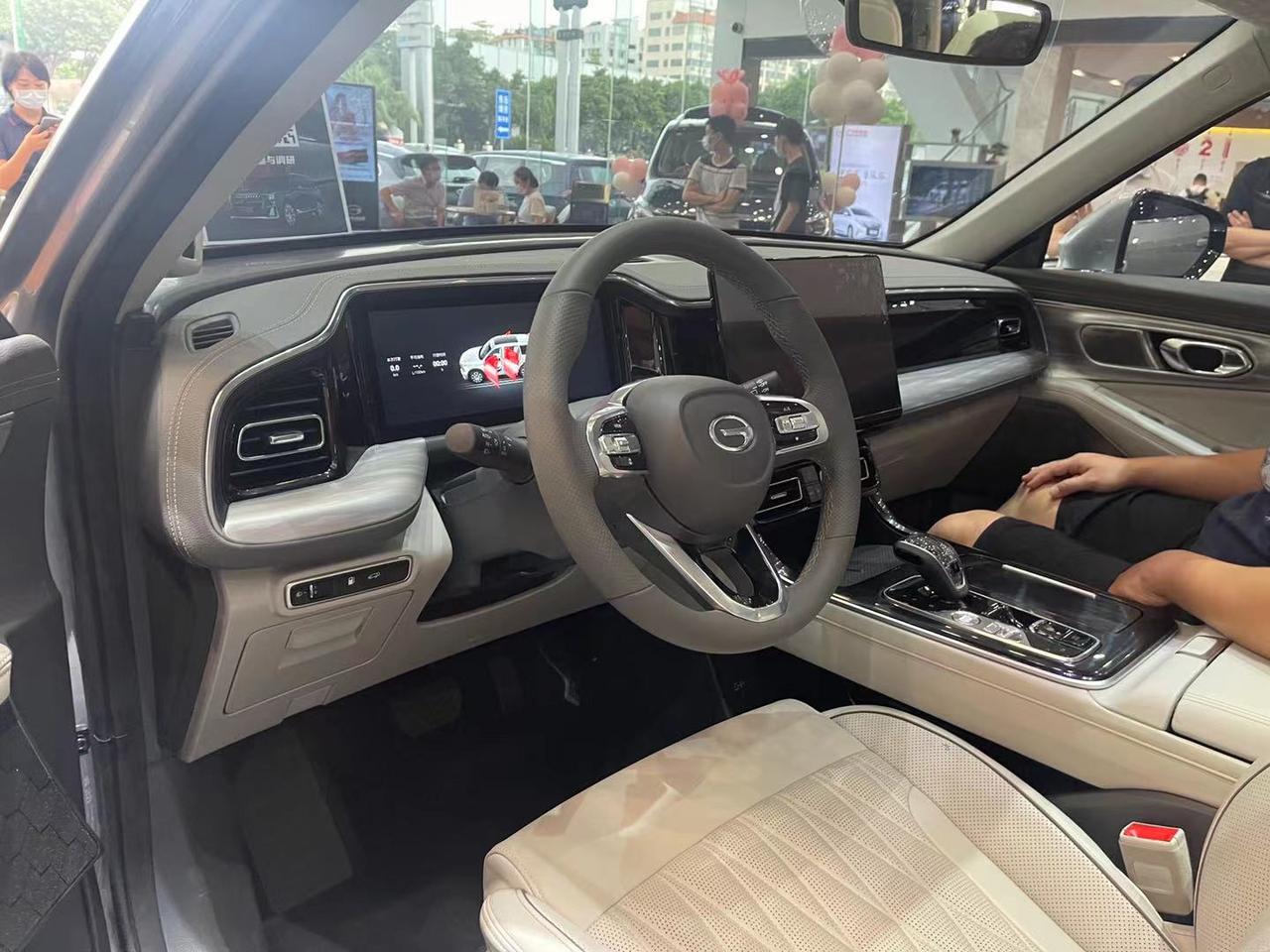 新款gs8内饰图_传祺gs8车友圈_懂车铁粉_懂车帝_2/2页