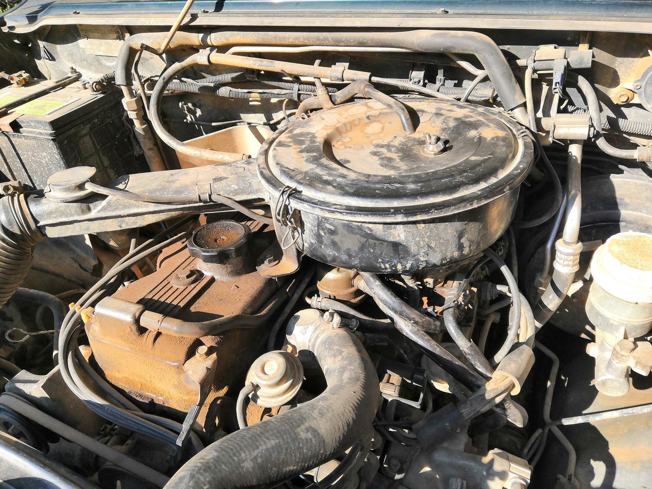 老款三菱帕杰罗,化油器有点问题爱熄火,不知道这块发动机代号