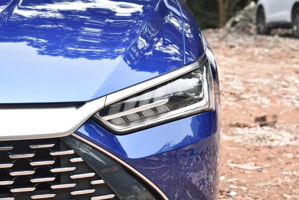 比亚迪秦plusdmi蓝色车型最新照片