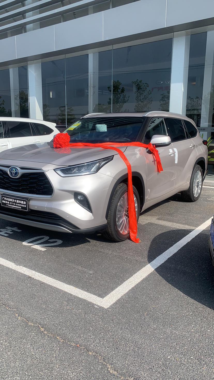 车主·车龄半年心悟人生161汉兰达车主清平樂樂樂这是欧泊银色么?