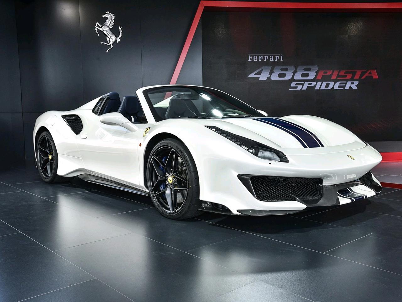 法拉利488 pista spider,国内售价449.9万
