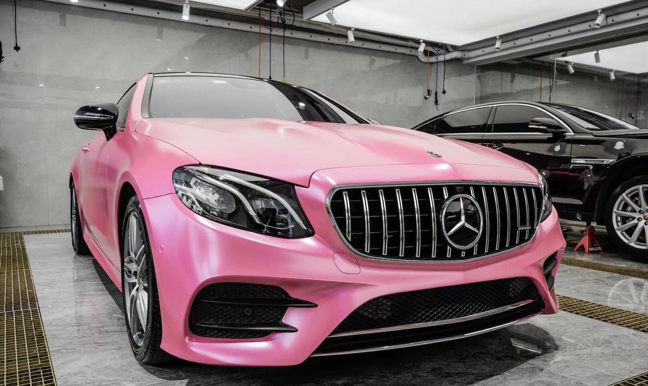 电光樱花粉的奔驰e coupe除了春天的气息还有满满粉嫩少女