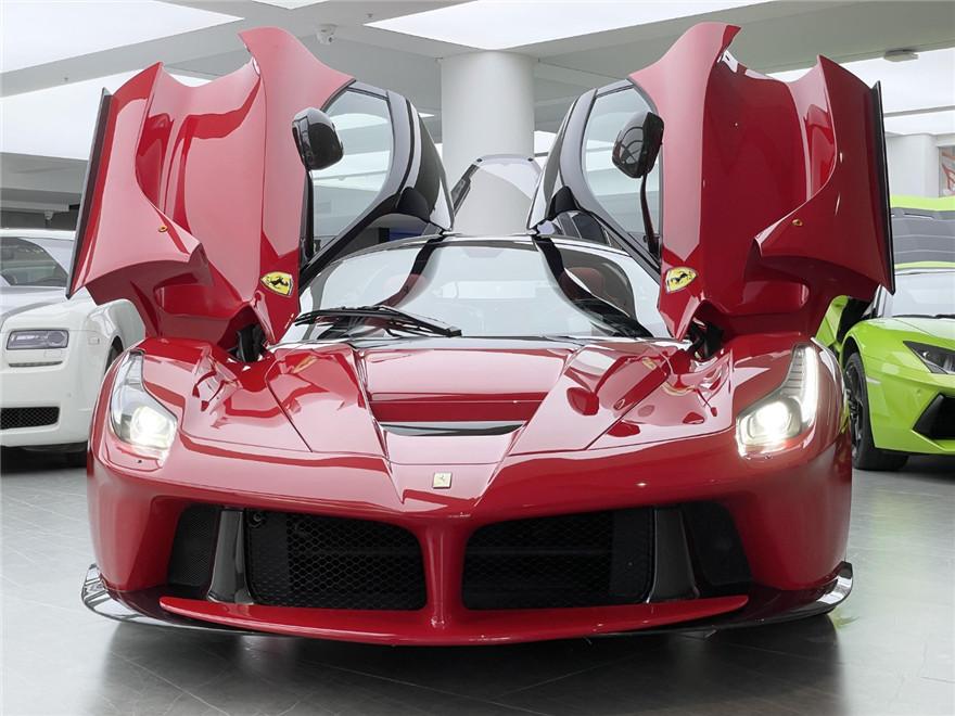 神秘富豪破产法拉利拉法3000万起拍