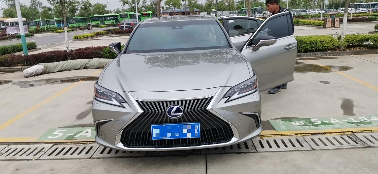 es300h臻享钛银色提车_雷克萨斯es车友圈_懂车帝