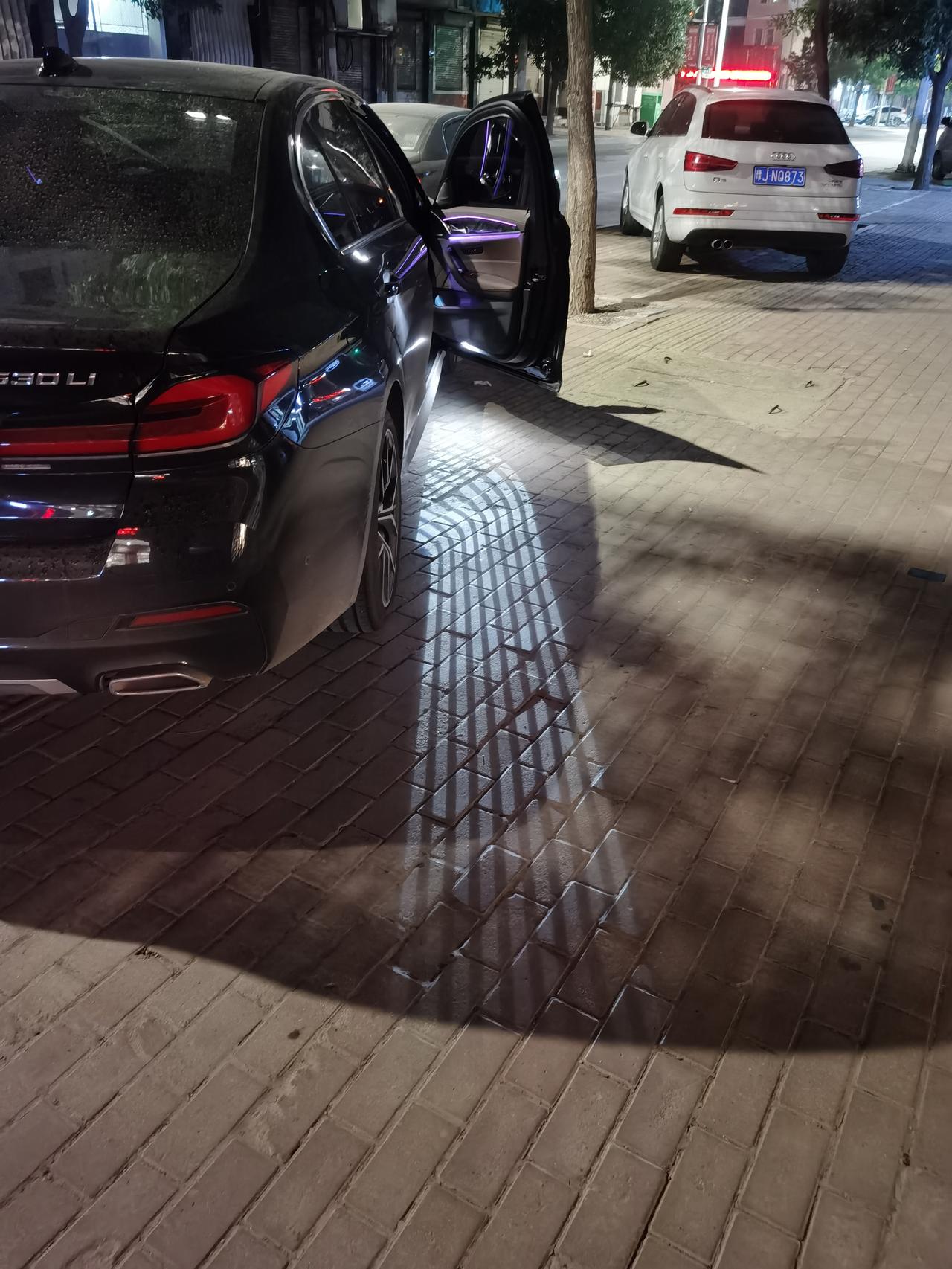 5系天使之翼迎宾灯_宝马5系车友圈_一醒111_懂车帝