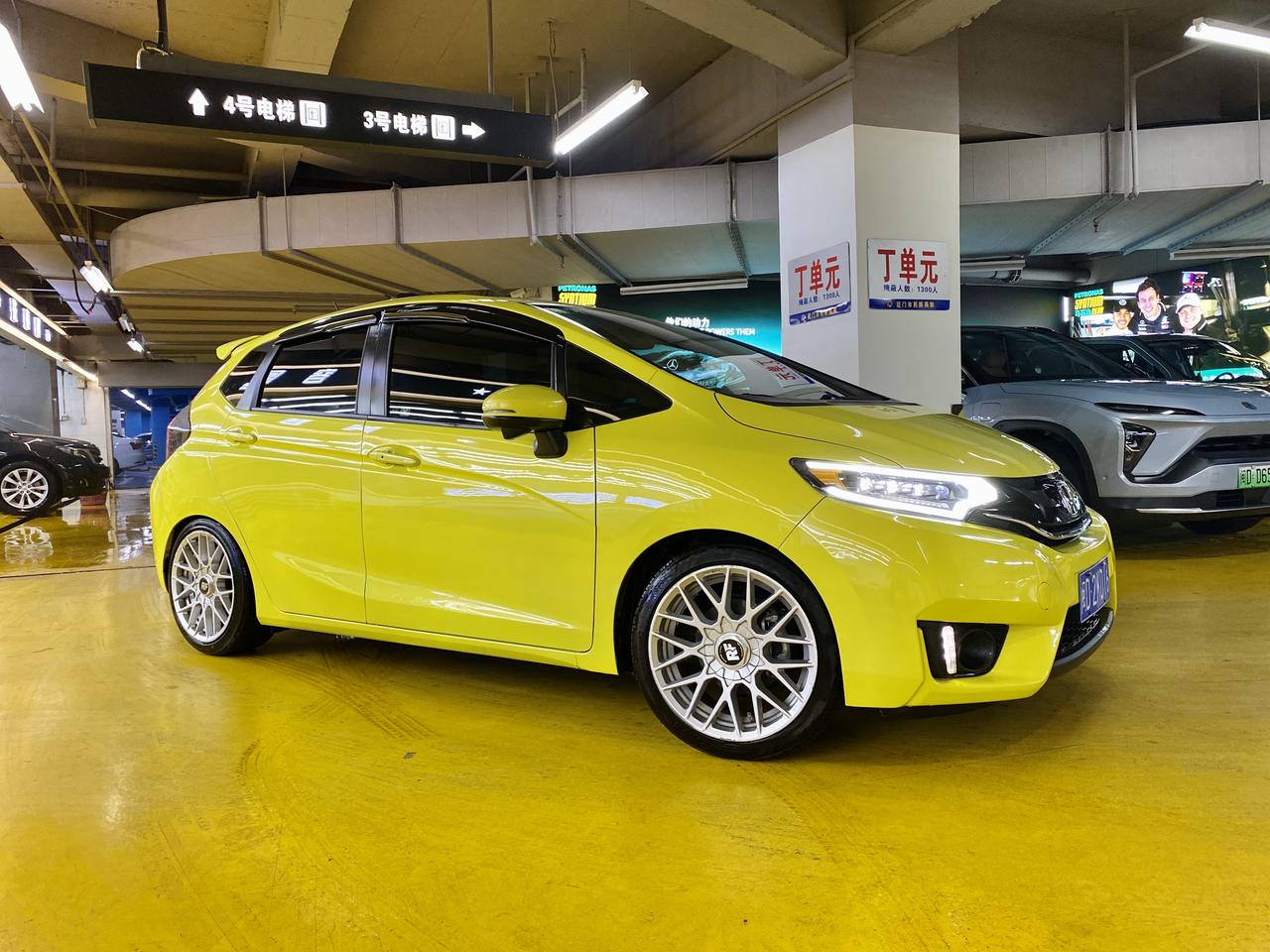 第三代飞度,生活中的飞度就跟摩托界中的踏板车一样实用,同时又