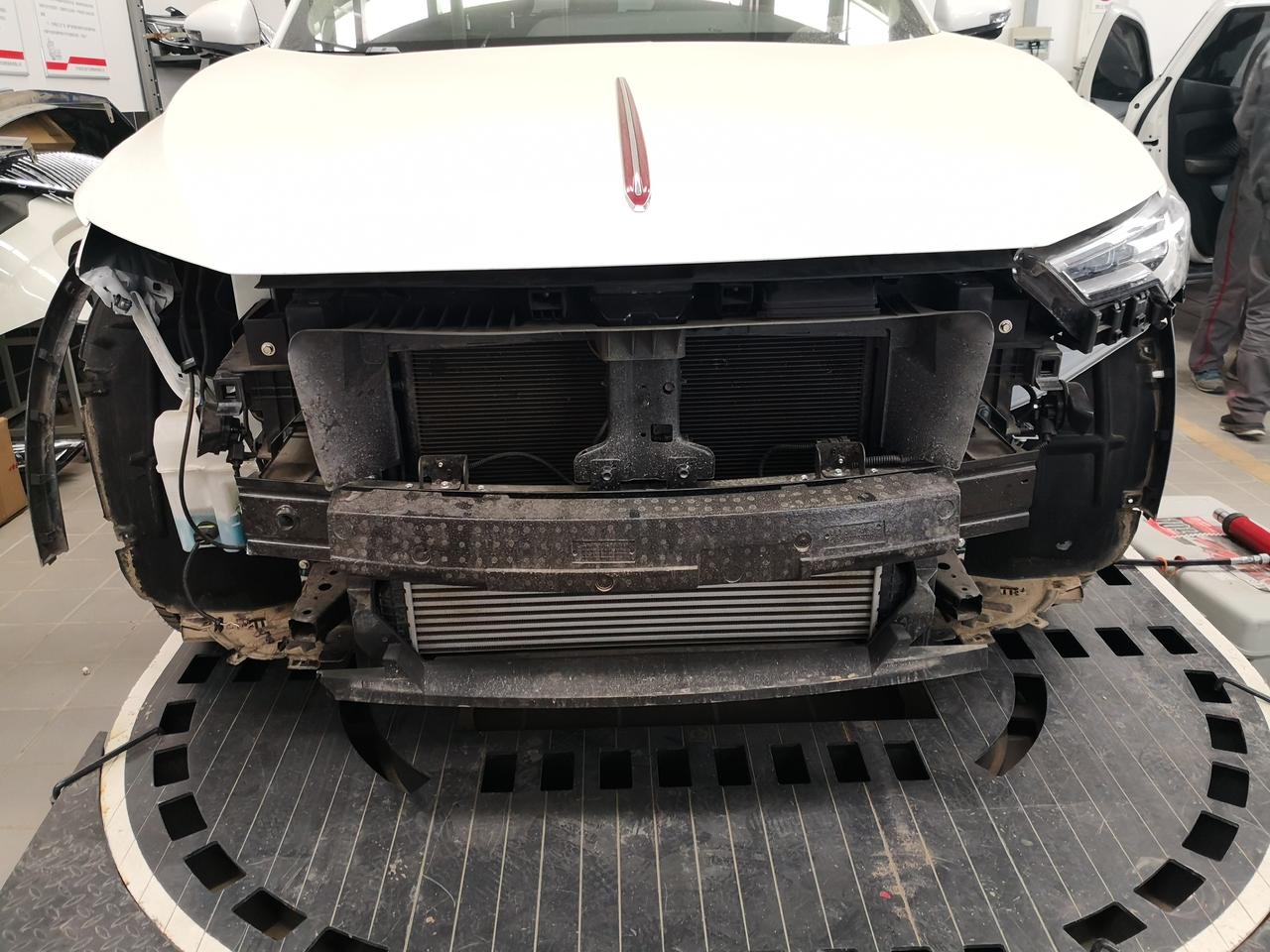 看看hs5的防撞梁