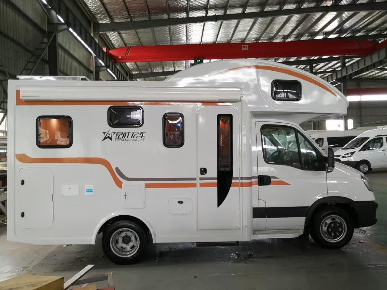 依维柯欧胜大额头c型房车