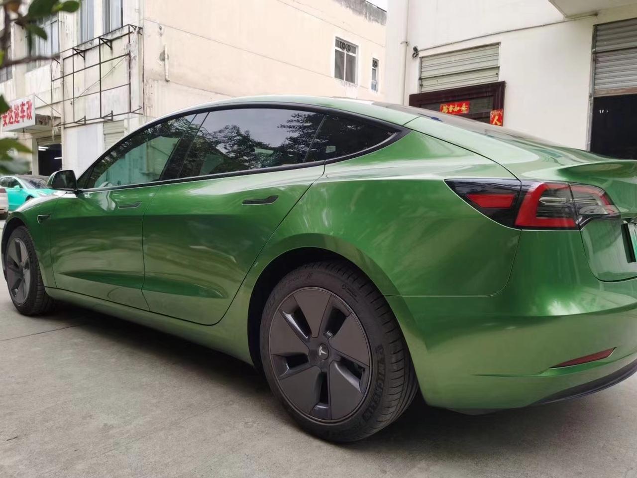 成都特斯拉model3车身改色贴膜曼巴绿