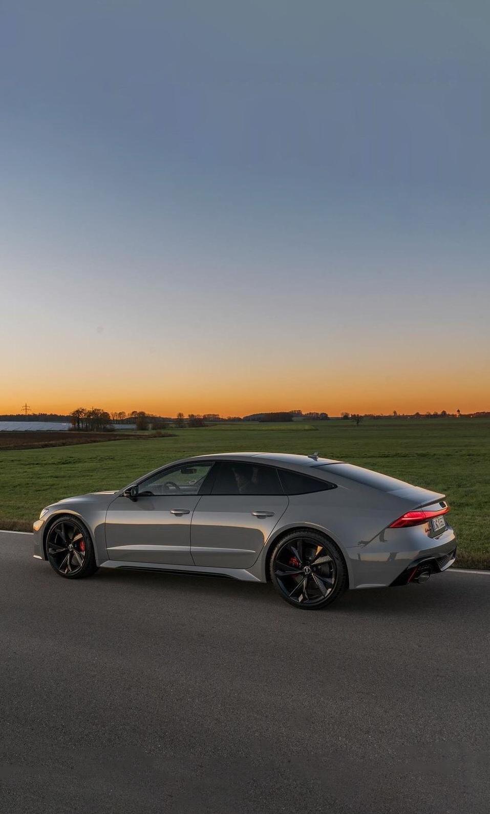 奥迪rs7西装暴徒我我非常喜欢的车看见他的灯我就爱上了他