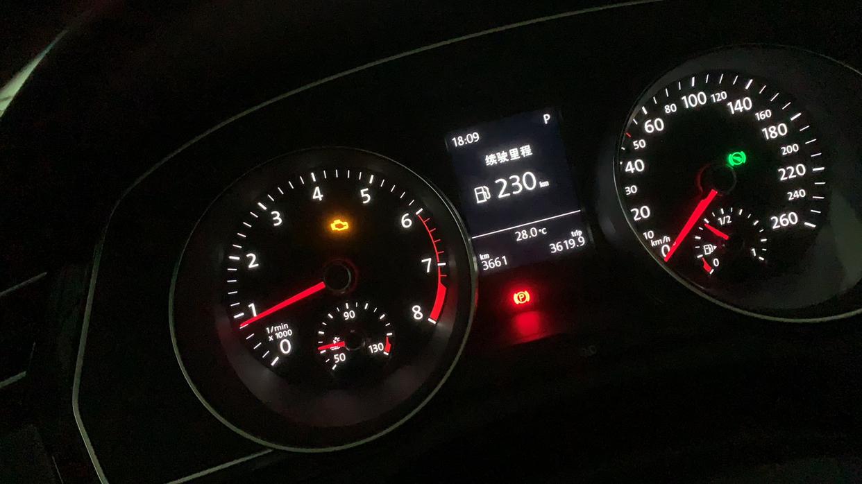 迈腾车子发动机故障灯一周亮一次