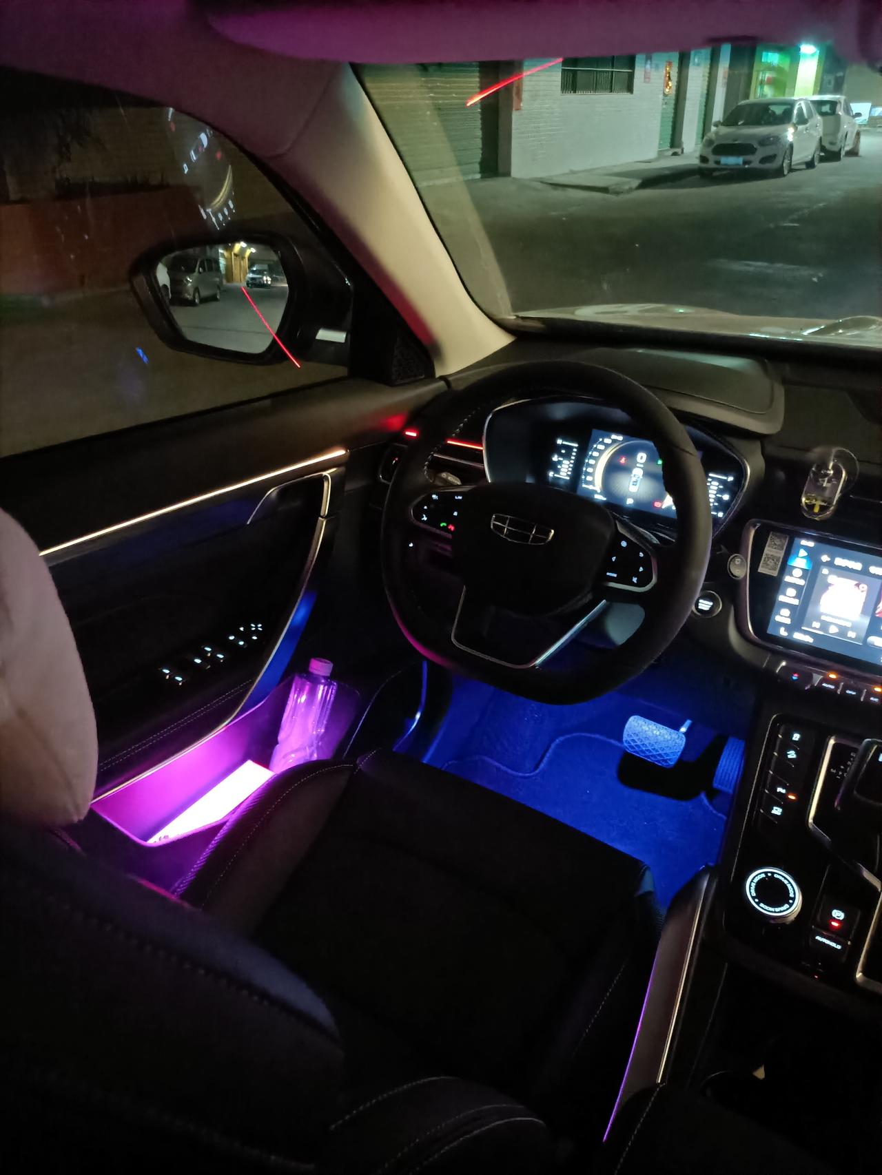 博越pro智慧氛围灯效果