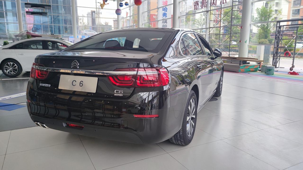 2021款雪铁龙c6舒适版价格1w