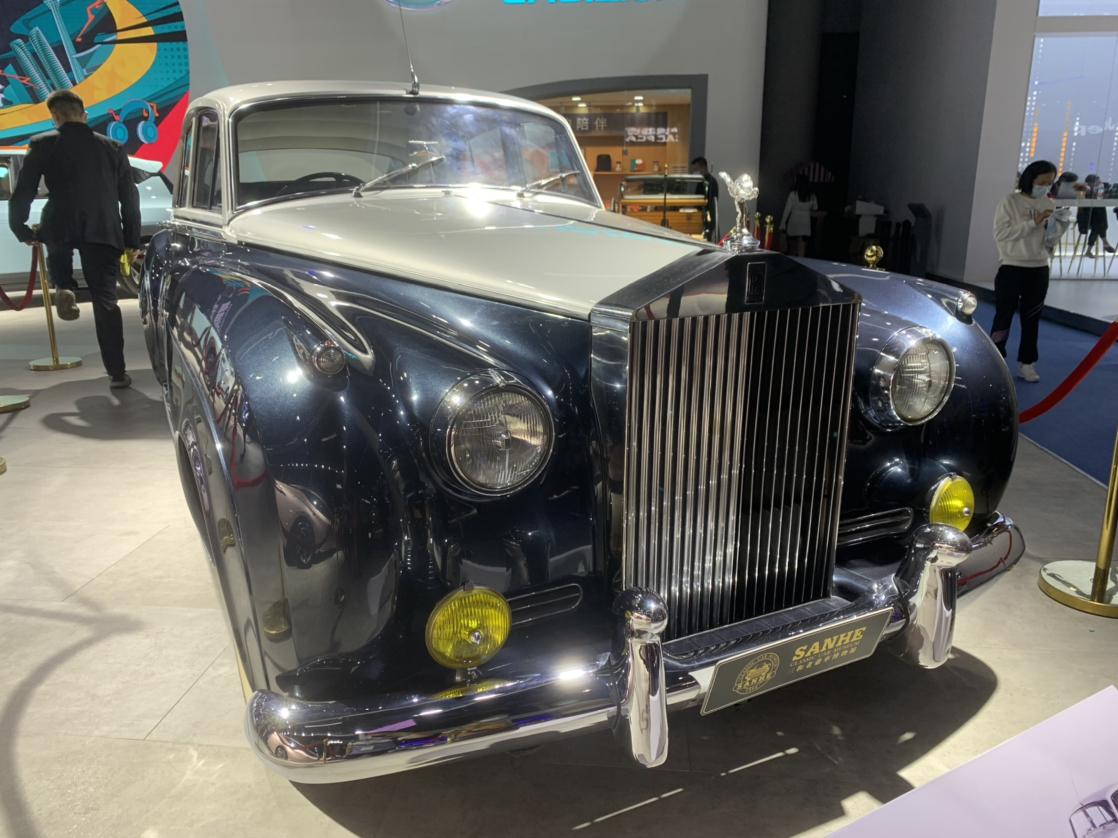 劳斯莱斯银云亮相成都车展