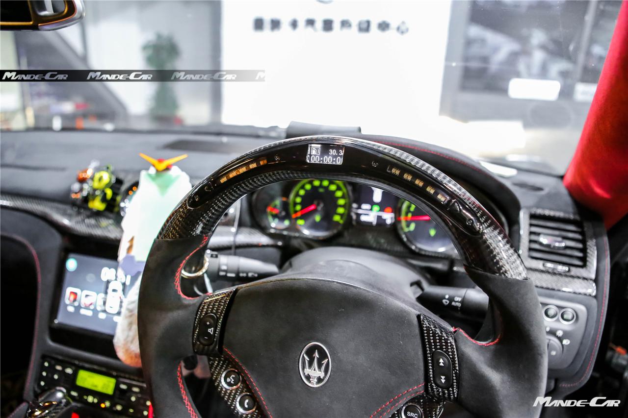 玛莎拉蒂改装led竞技运动方向盘带led屏显功能翻毛皮包