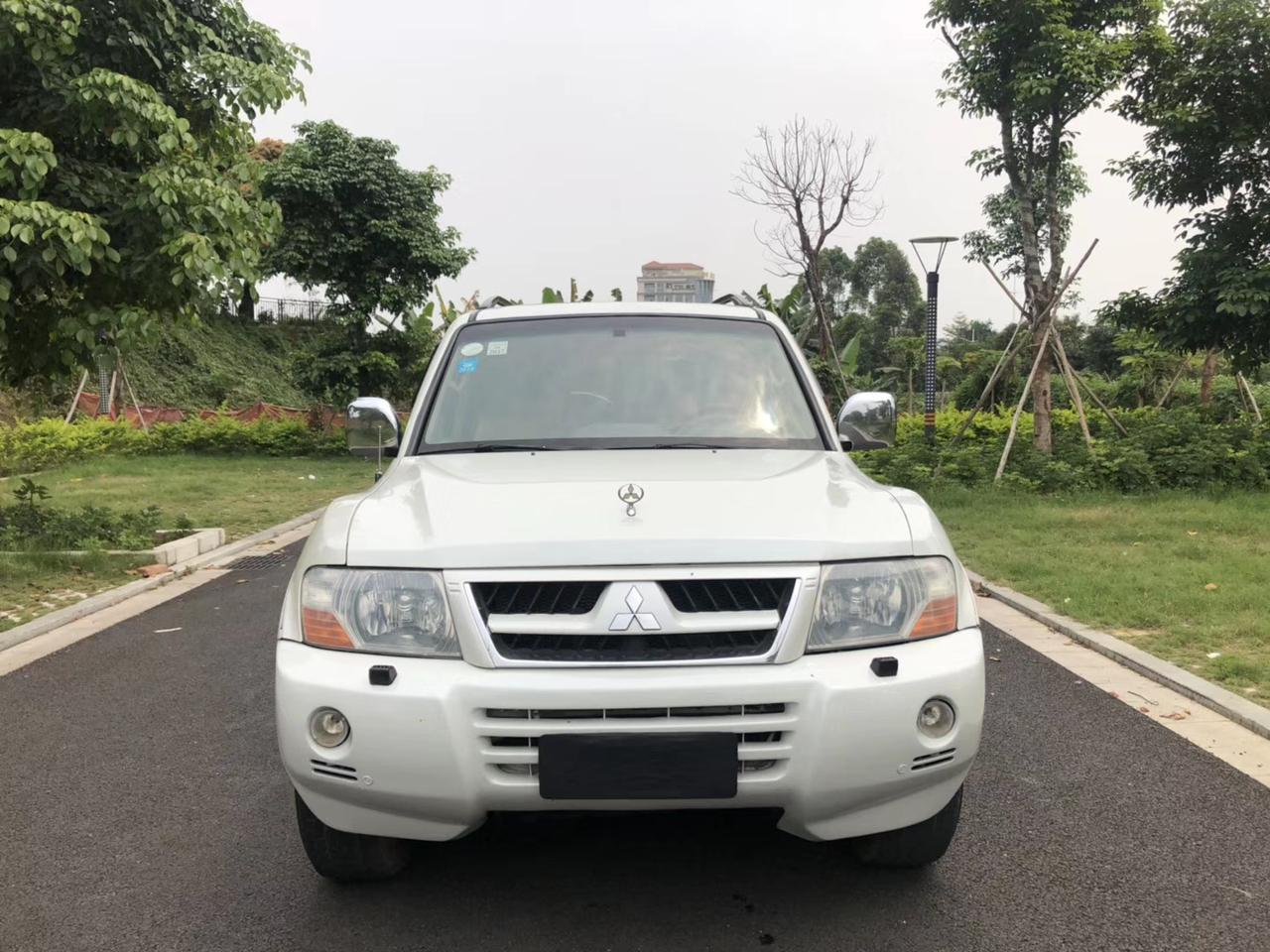 几万块 10款三菱v75 白色米内 越野界扛把子之一 超选四