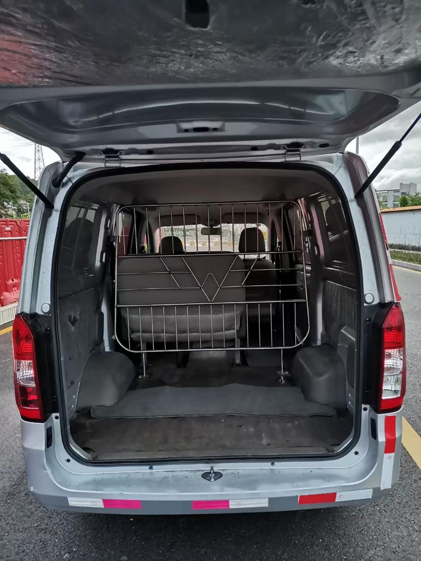 五菱荣光v货运版