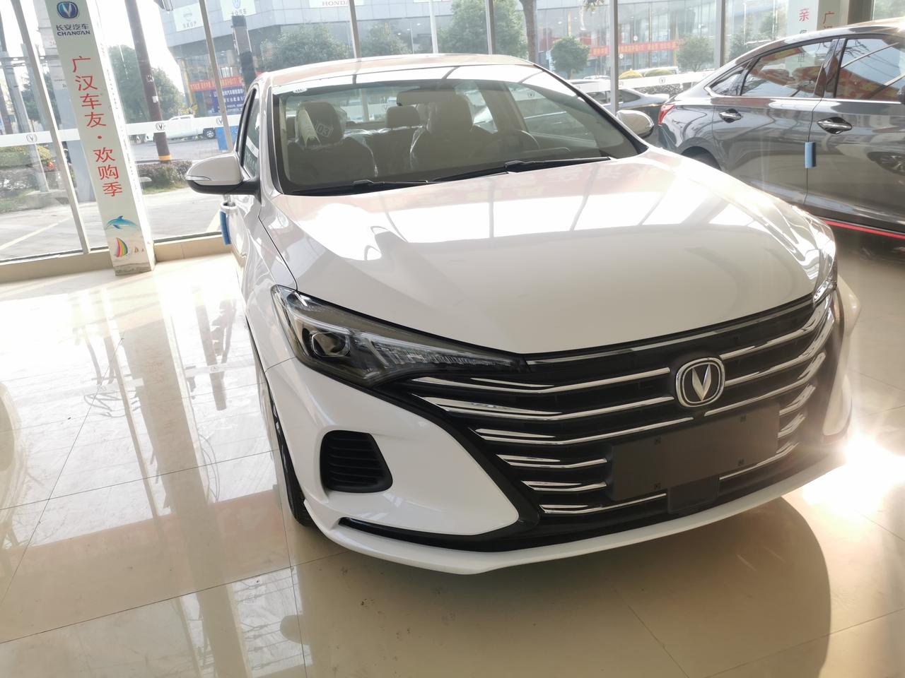 长安逸动plus蓝鲸版是长安汽车全新打造的一款城市家用轿车