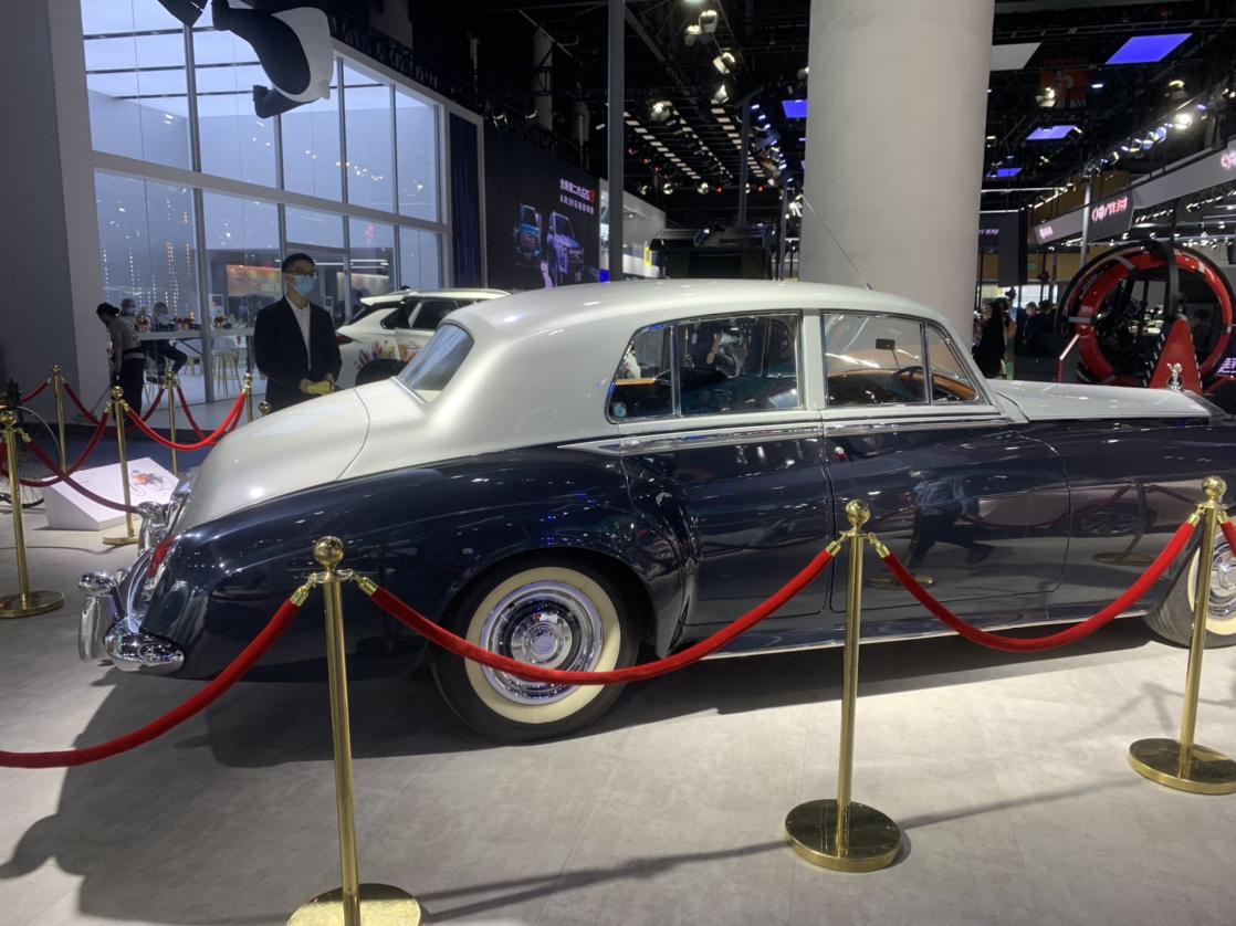 劳斯莱斯银云亮相成都车展