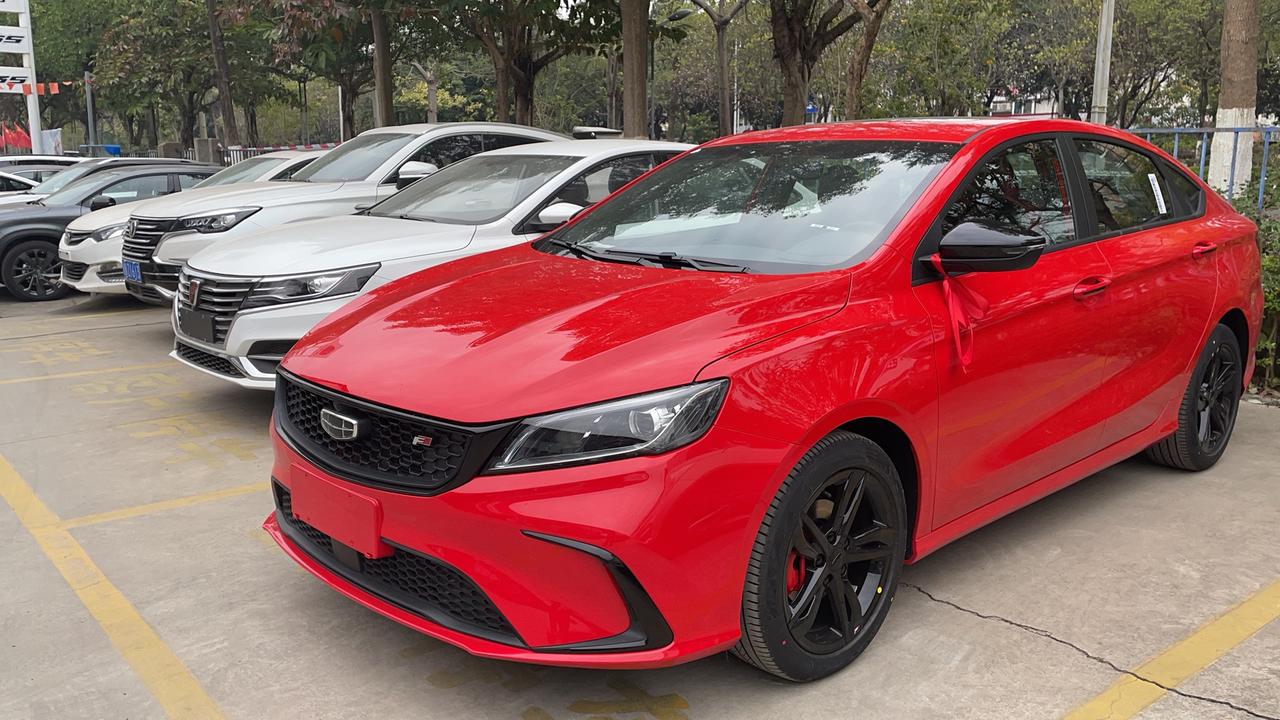 21款吉利缤瑞麦加红好看吗