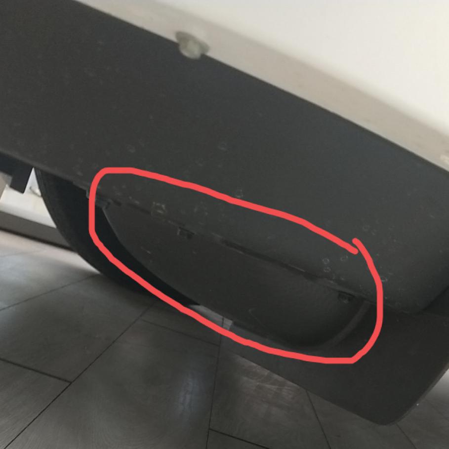 请问万能的圈友们,在锐际底盘下方,前轮附近的扰流板有配件卖吗