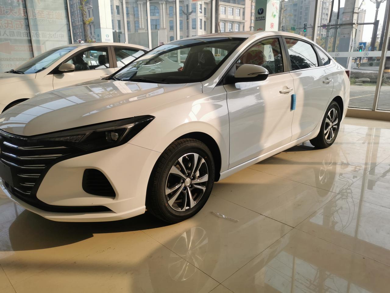 长安逸动plus蓝鲸版是长安汽车全新打造的一款城市家用轿车