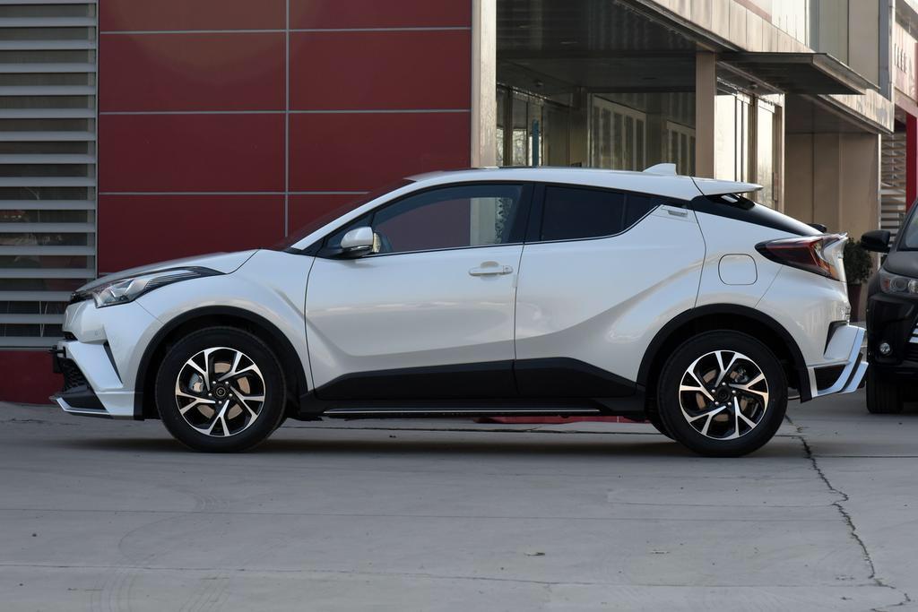 不知道大家怎么吐槽chr/奕泽,这款车的,外观的确是很拉风