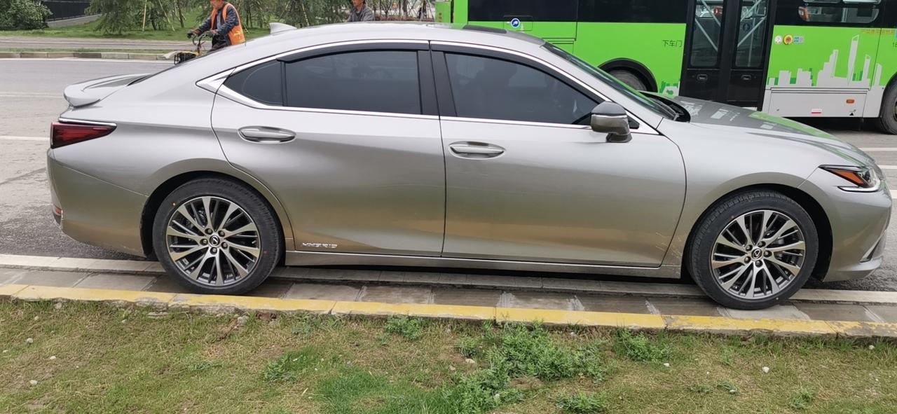 es300h臻享钛银色提车_雷克萨斯es车友圈_懂车帝