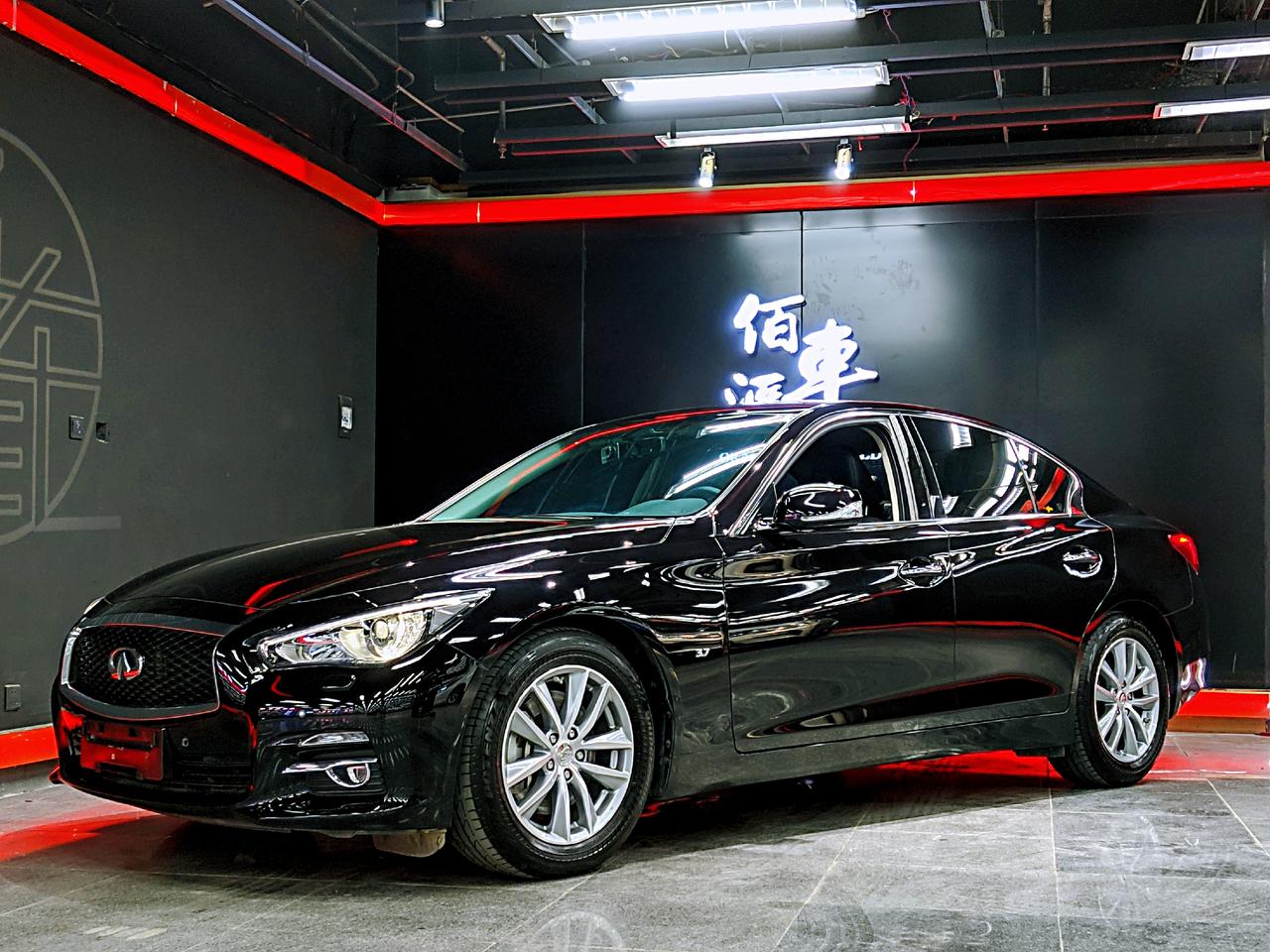 18年q50 vq37发动机 两万多公里 精品车况 全球十佳