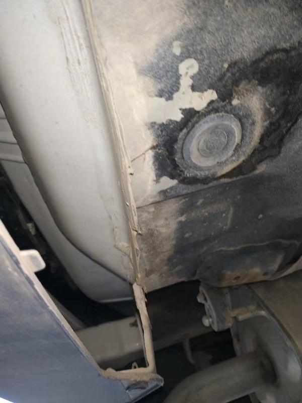 后围板变形粉丝说还好找你帮看了车况要不就买到事故车了自己完全不会