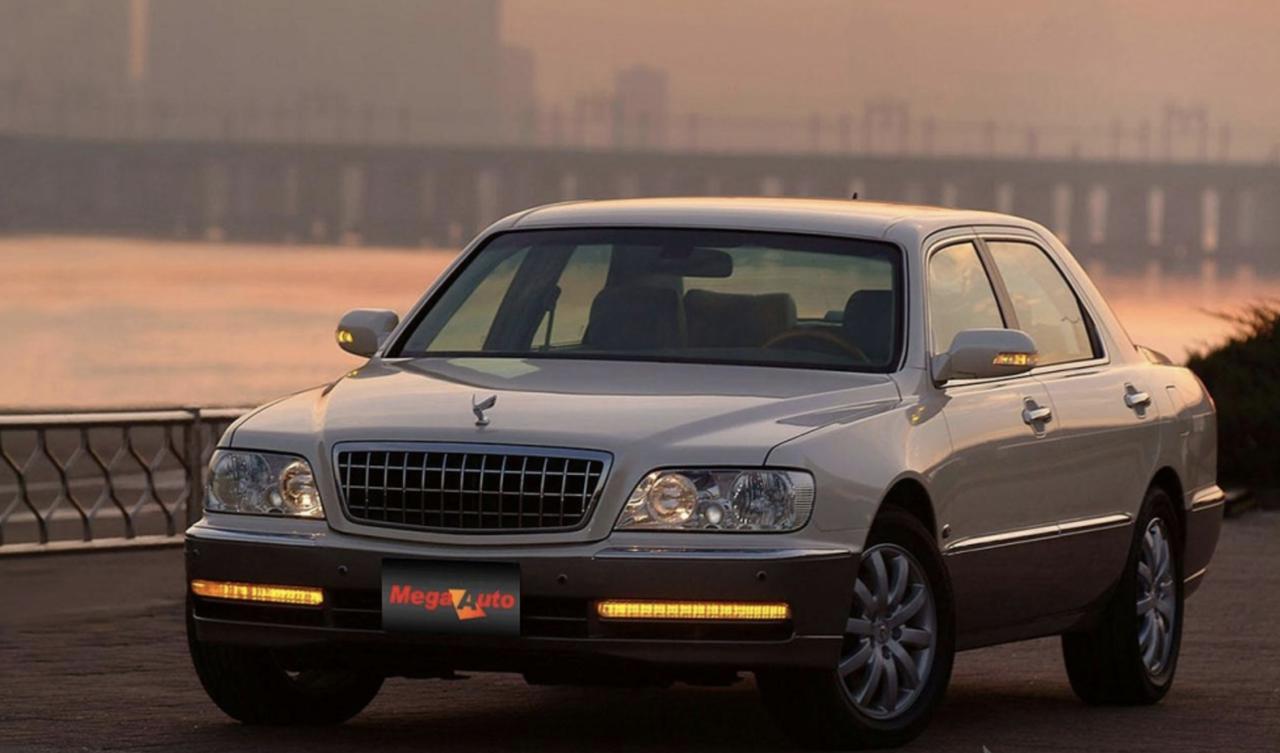 【答】:不是什么豪车,这是现代雅科仕,第一代车型,1999年在韩国诞生