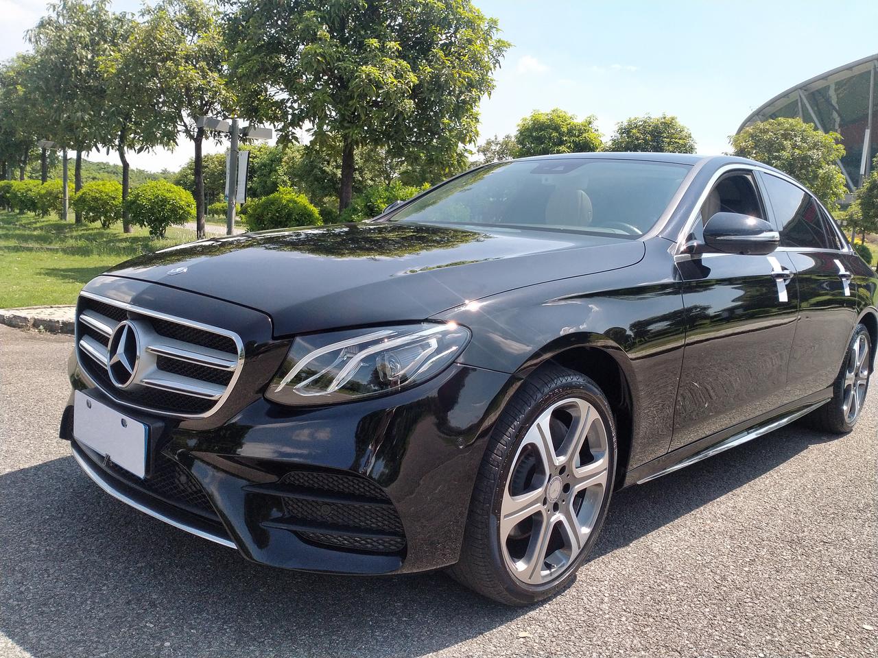 17年上牌奔驰e 300l 运动豪华版,极品车况 支持分期付