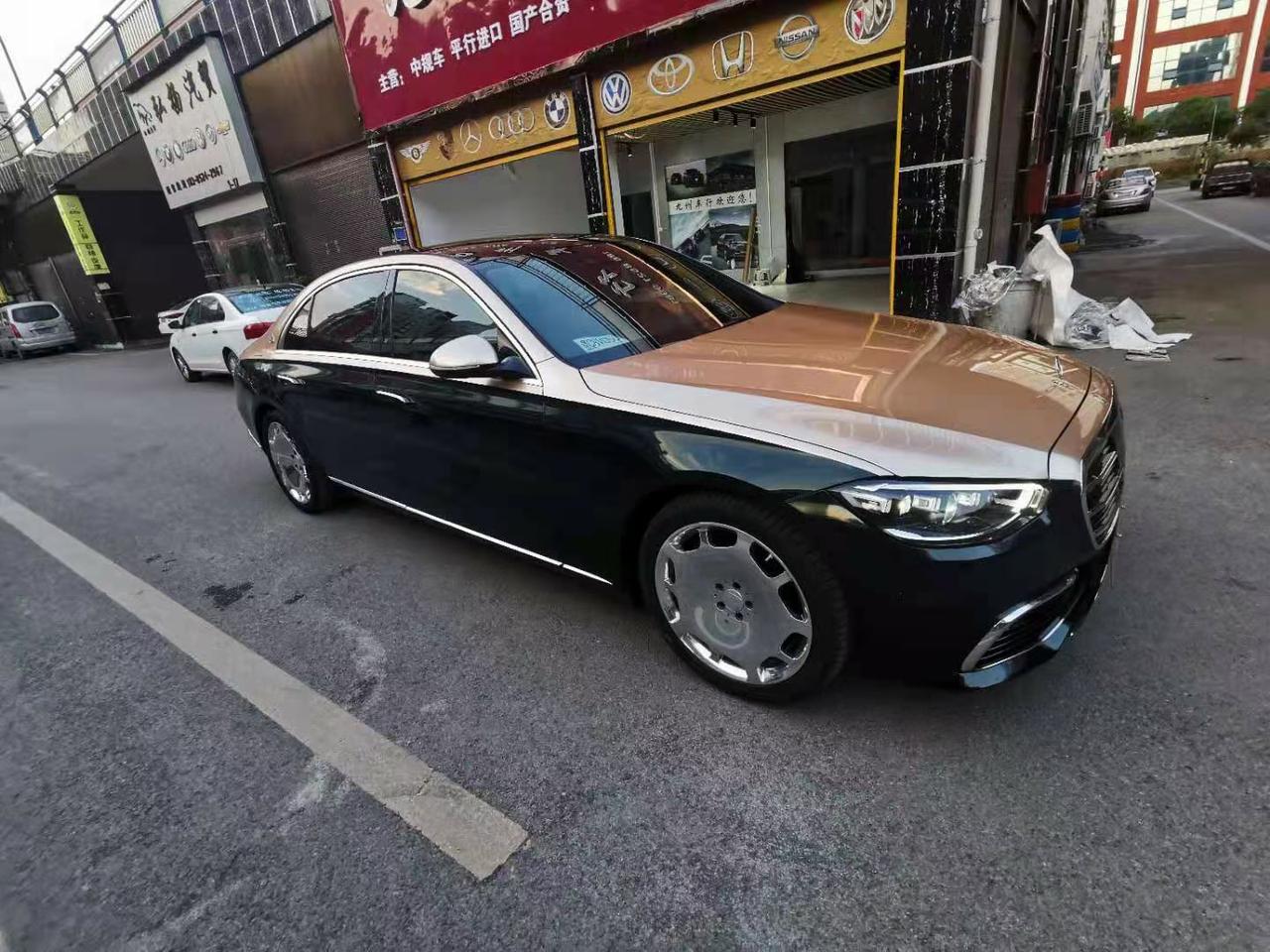 s级升级迈巴赫_奔驰s级车友圈_车颜哲车身改色_懂车帝