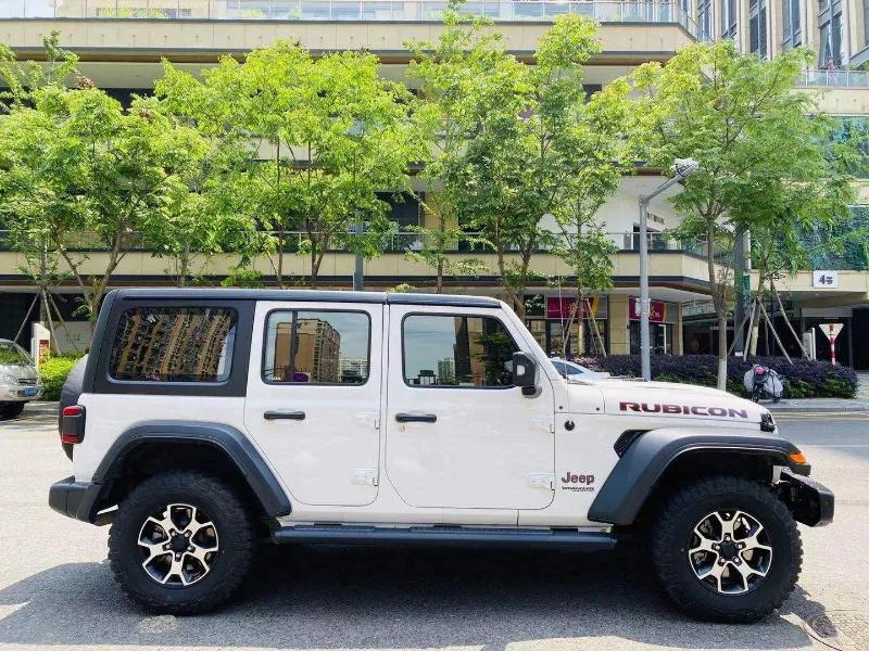 吉普牧马人罗宾汉四门敞篷版上牌日期2020年5月表显里程1万本地软萌