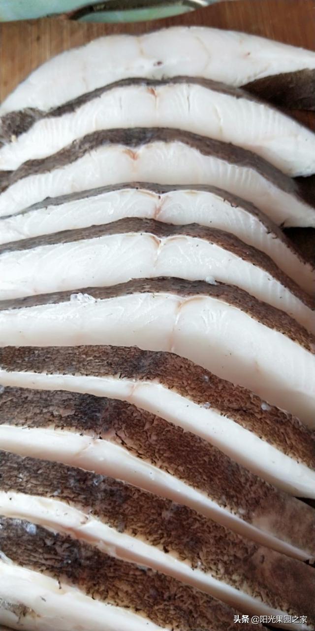 海豚姐姐吃深海比目鱼