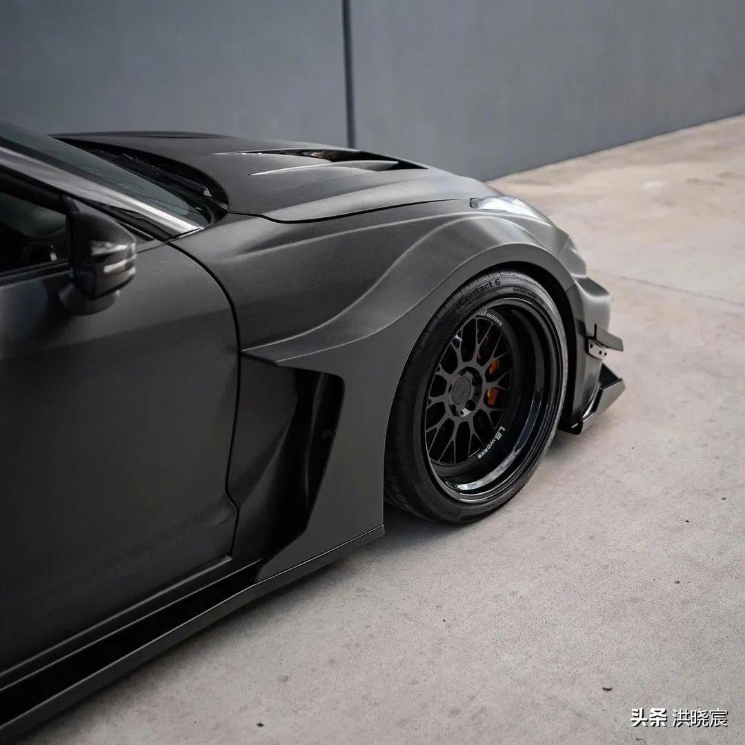 黑酷宽体战神gtr请您鉴赏