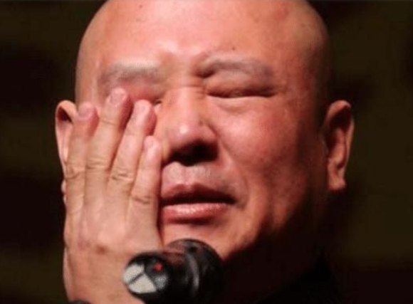 价值|郭德纲穿蟒袍被曝价值不菲 郭德纲穿蟒袍腰间玉带大有来历