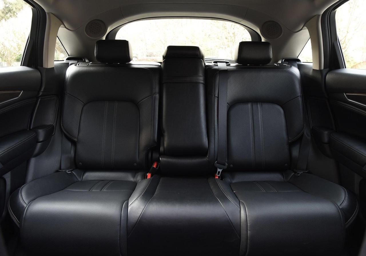 本田冠道后排空间展示,日系大沙发可不是白叫的_冠道车友圈_懂车帝