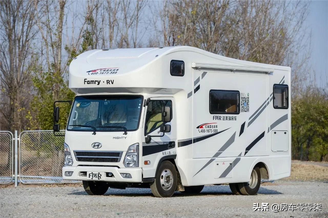 论空间大小,我只服这辆现代轻卡双拓展房车!c1可以驾驶,上蓝