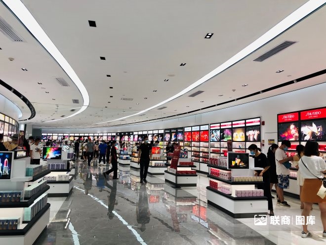 免税|海南离岛免税店4天销售超7亿元 免税销售额约14亿元