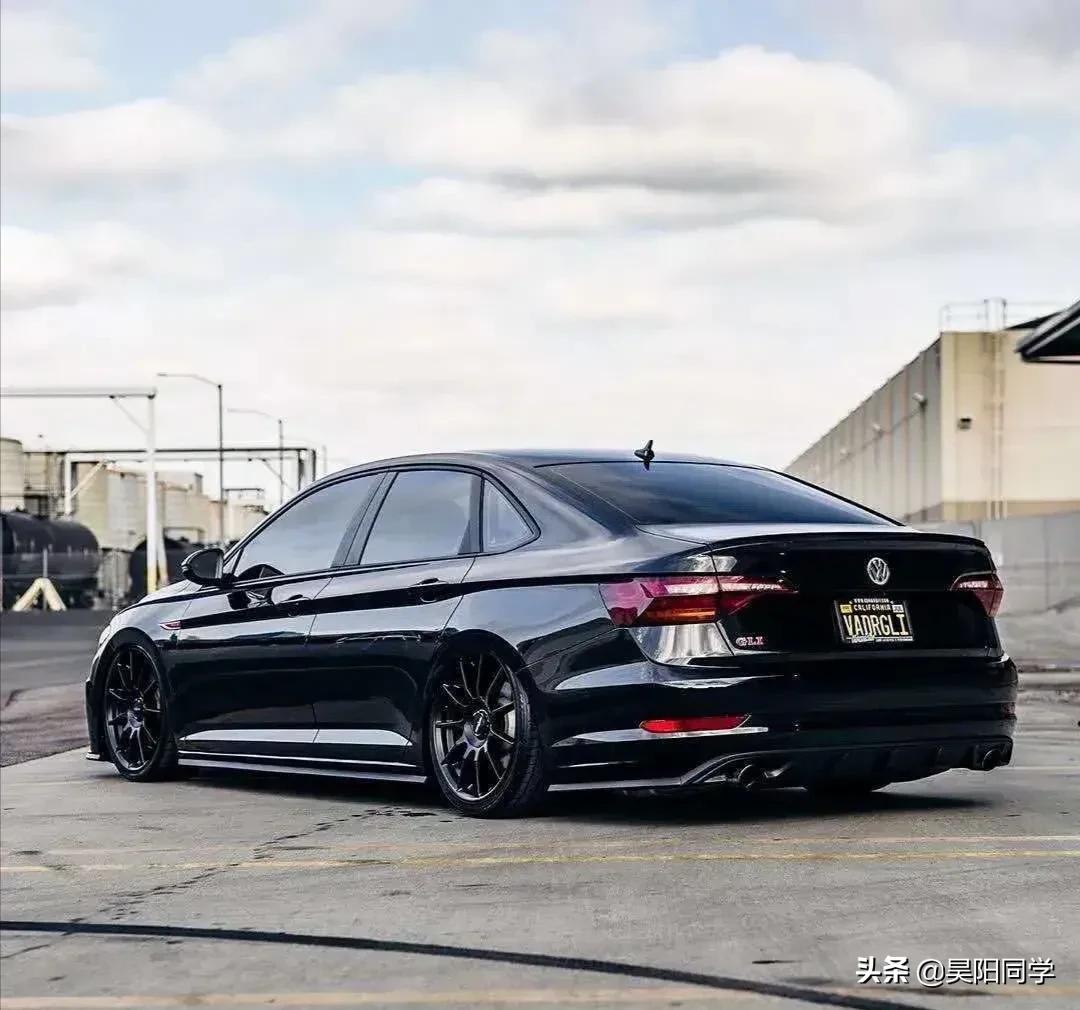 19款速腾黑武士进化-气质这一块拿捏的死死地!#德系改装