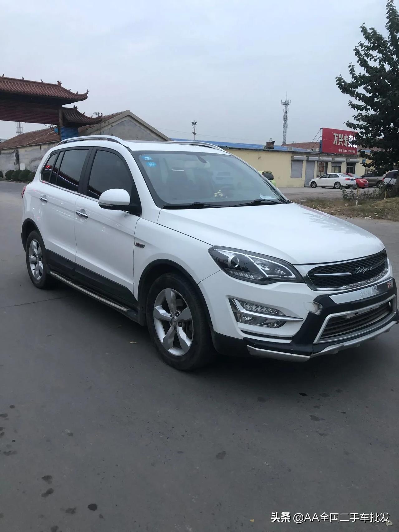最新到家精品16年众泰大迈x515t自动挡涡轮增压全景的大天窗珍珠白色