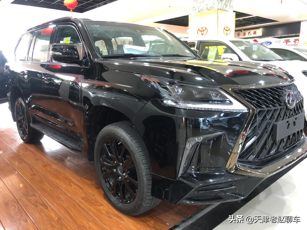 雷克萨斯570巅峰限量黑武士版黑黑红双拼