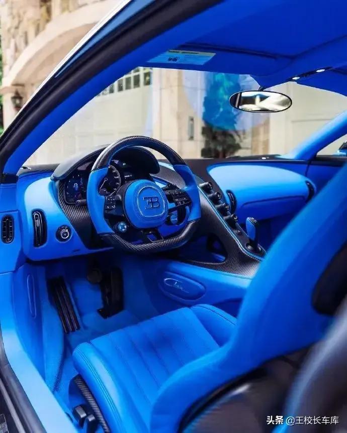 整舱海蓝色内饰来自颜色的震撼