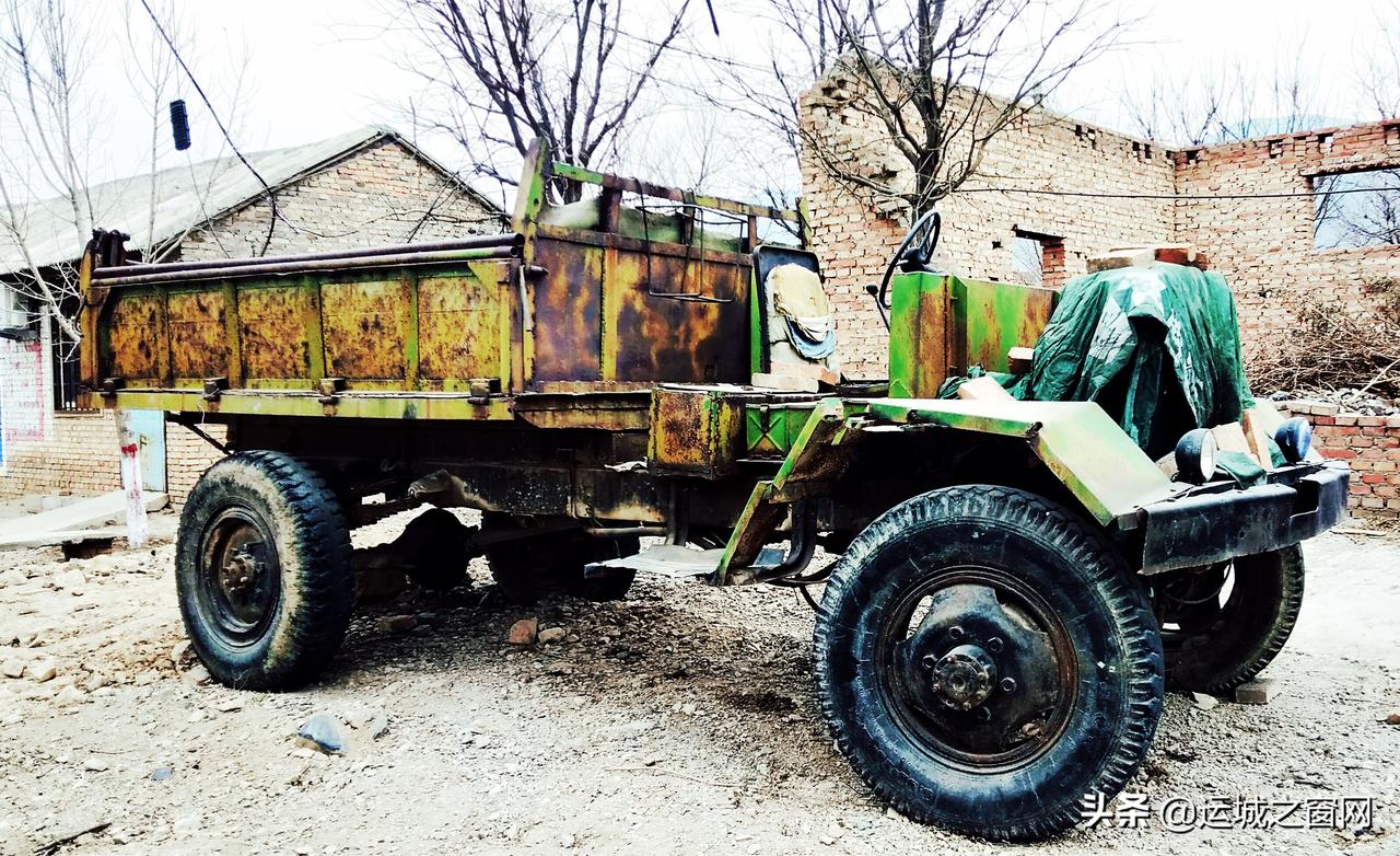 机发动机改装而成的机动车辆,比如嘎斯底盘配上24马力的单缸柴油机