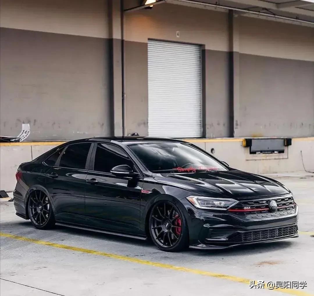 19款速腾黑武士进化-气质这一块拿捏的死死地!#德系改装