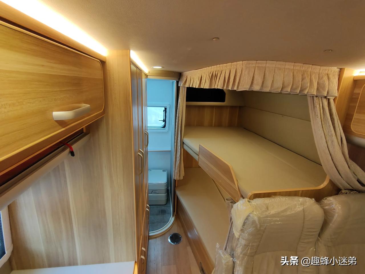 趣蜂江铃罗莎房车家庭版:堪称国内b型房车中空间最大的,2.