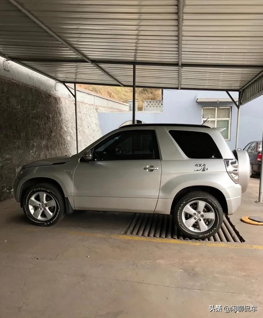 两门短轴的铃木超级维特拉两门短轴的丰田lc72 两门短轴的