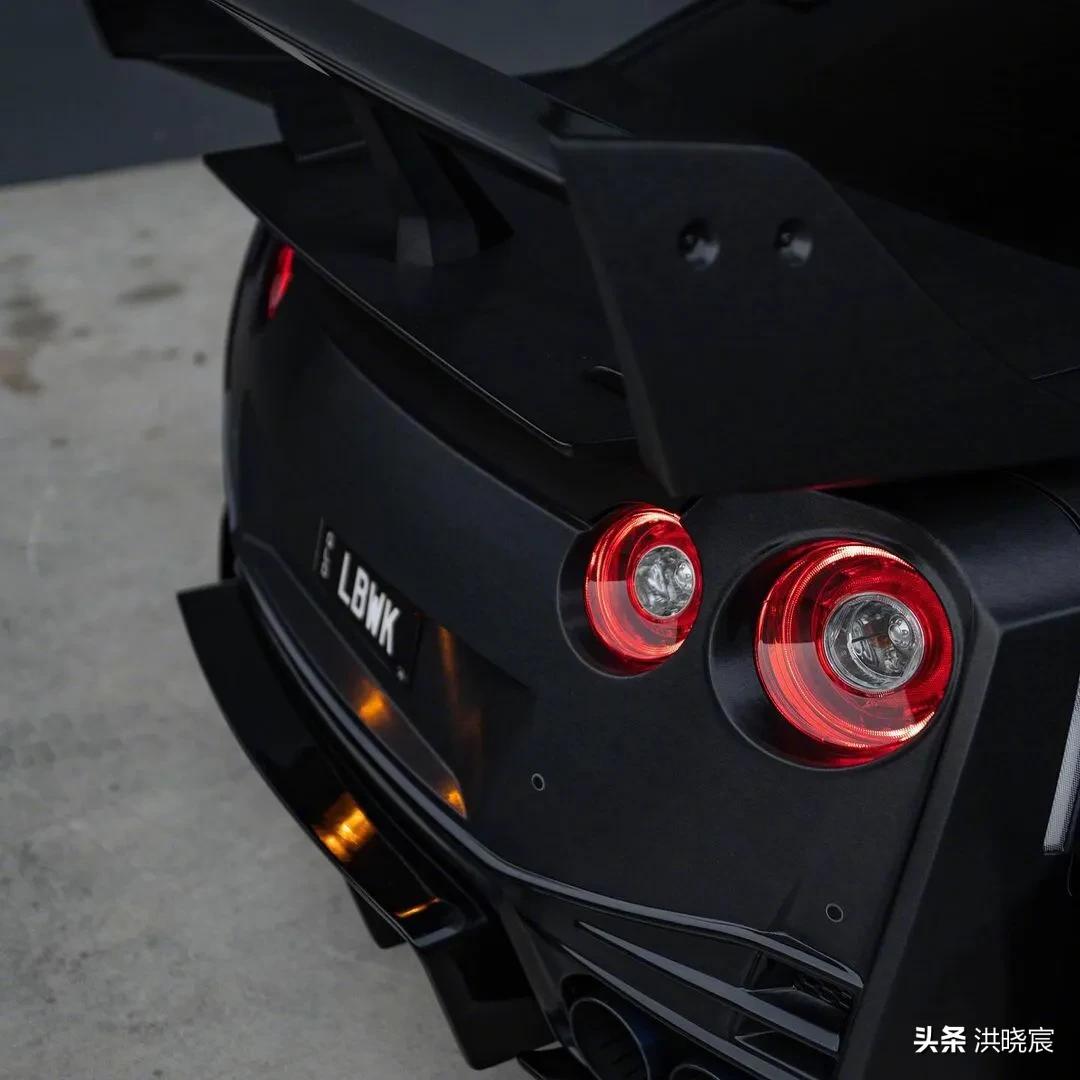 黑酷宽体战神gtr请您鉴赏