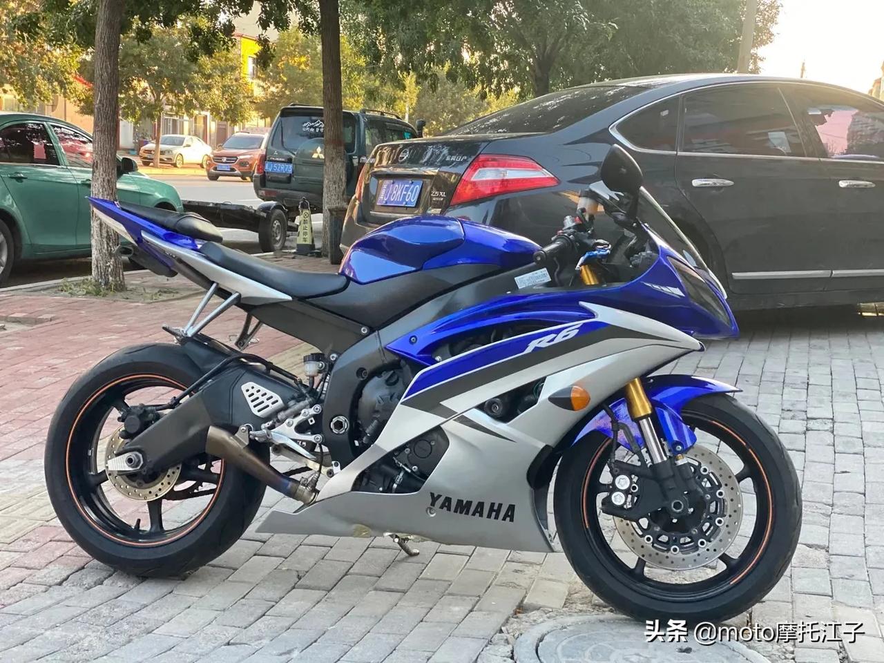 朋友放在店里寄售的08/10的雅马哈r6一台,四缸水冷电喷6